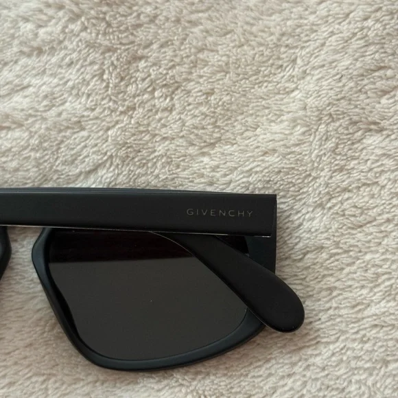 Saint Laurent Matte Black Sunglasses GV 7125/S - Picture 8 of 9